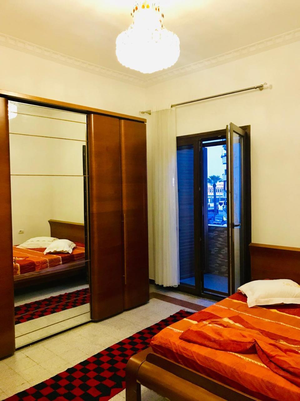 דורס Port Side Rooms מראה חיצוני תמונה